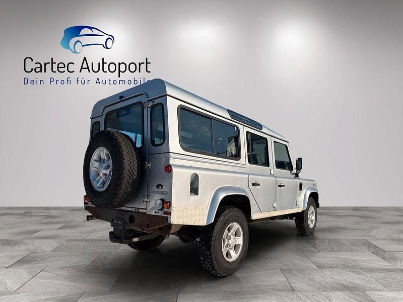 Gebraucht Land Rover Defender 122 PS (89 kW) 2012 Silber Kombi