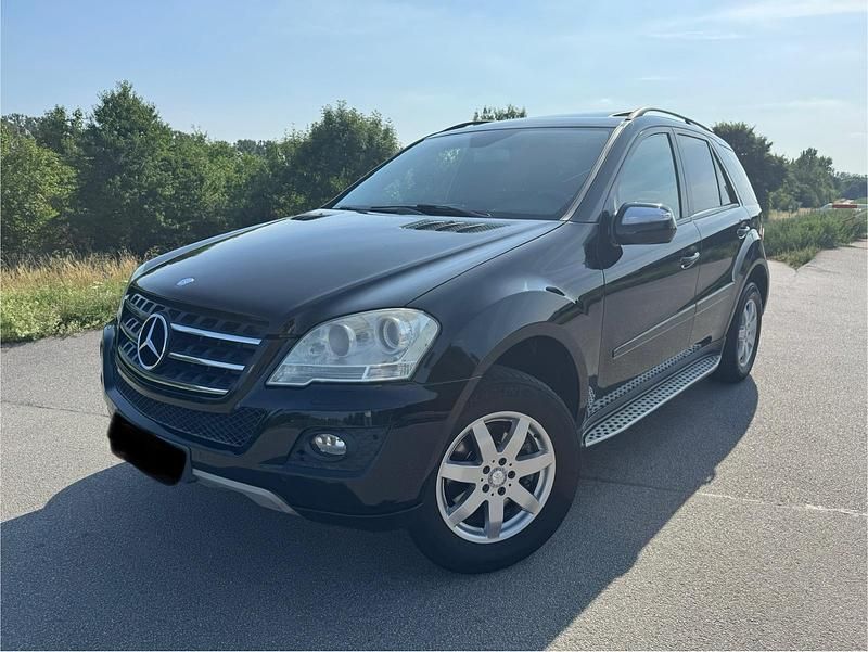 Gebraucht Mercedes ML350 231 PS (169 kW) 2010 Schwarz SUV