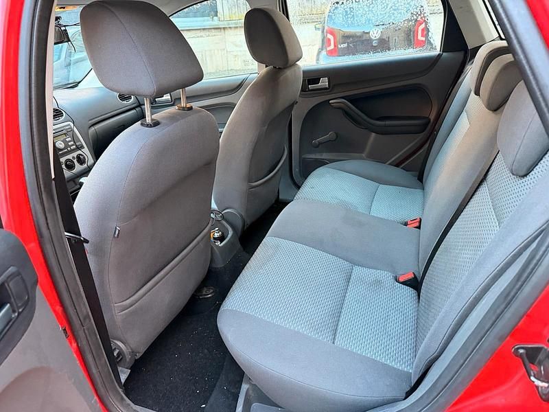 Gebraucht Ford Focus 109 PS (80 kW) 2005 Rot Kombi
