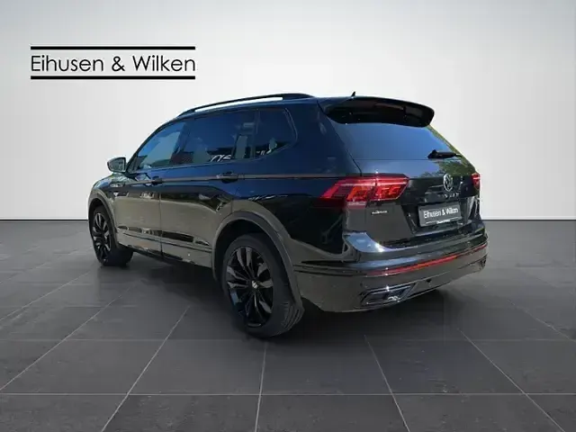 Gebraucht VW Tiguan Allspace R-line 200 PS (147 kW) 2024 Schwarz SUV