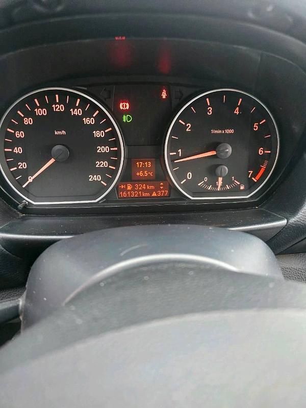 Second-hand BMW 116 122 CP (89 kW) 2011 Negru Hatchback