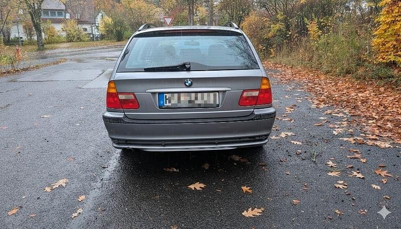 Gebraucht BMW 318 143 PS (105 kW) 2005 Grau Kombi