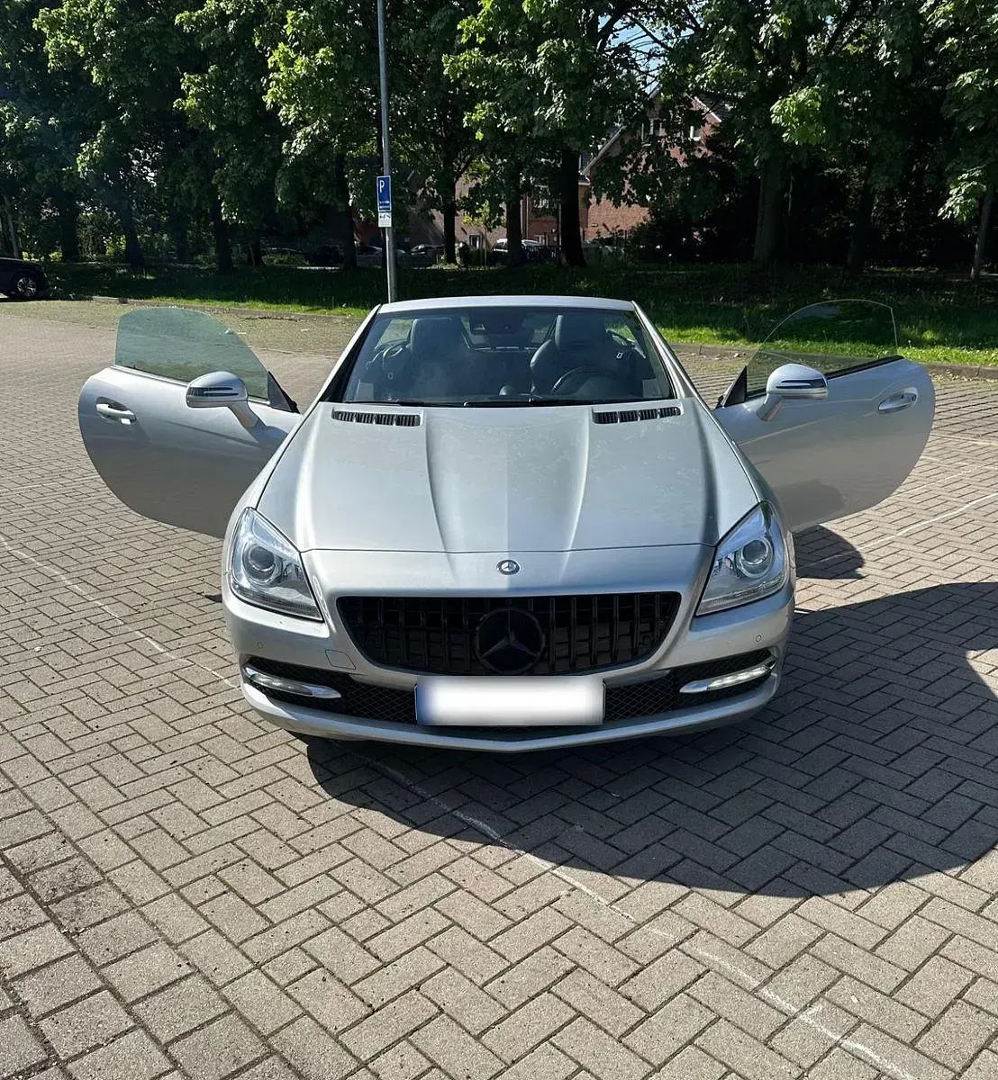 Gebraucht Mercedes SLK200 184 PS (135 kW) 2012 Silber Cabrio