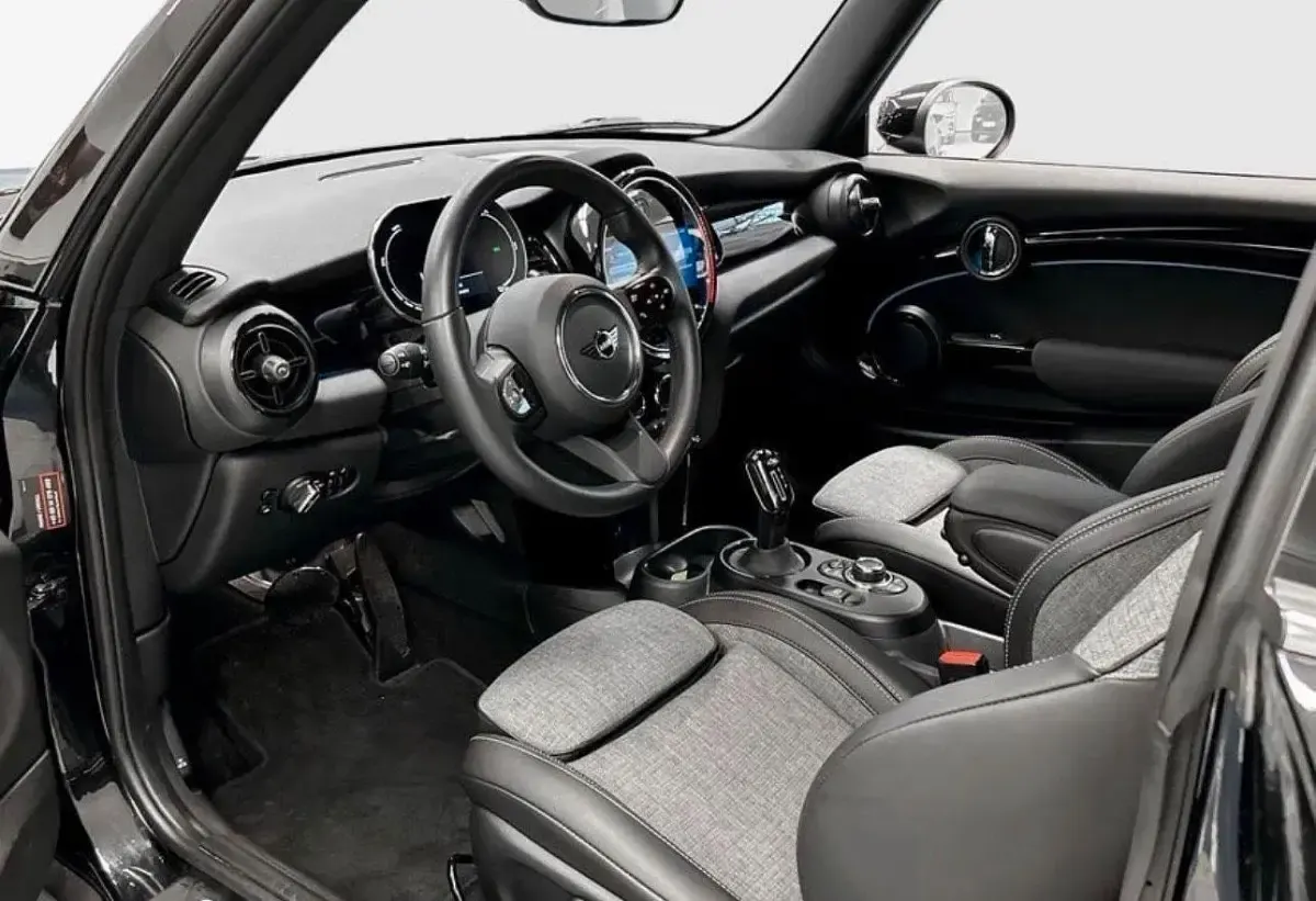Używany Mini Cooper S 135 kW (184 KM) 2023 Czarny Hatchback