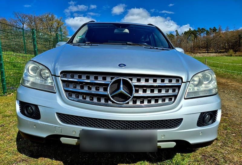 Gebraucht Mercedes ML320 224 PS (164 kW) 2006 Silber SUV
