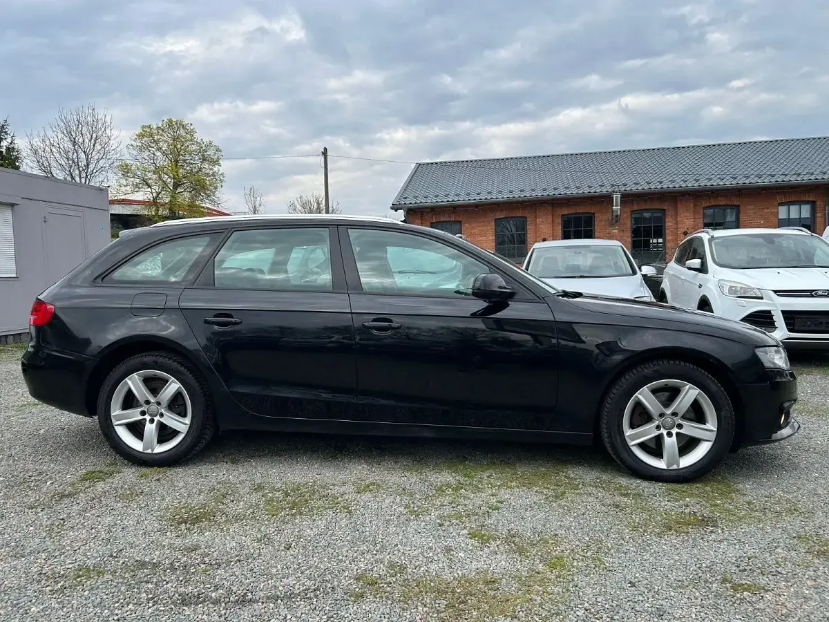 Gebraucht Audi A4 Attraction 160 PS (117 kW) 2010 Schwarz Kombi