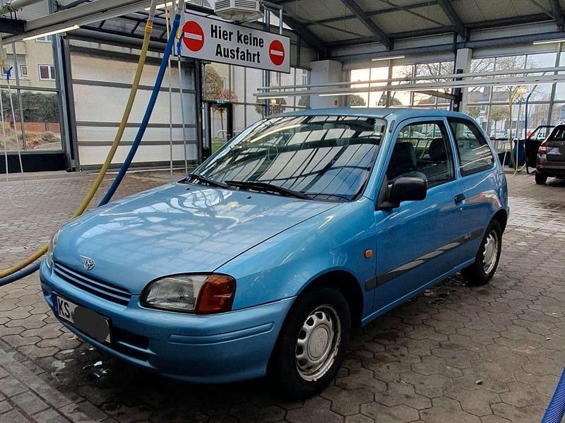 Blau Gebraucht 1999 Toyota Starlet Kleinwagen | 1.950 € (Guter Preis) - Bild 1/4