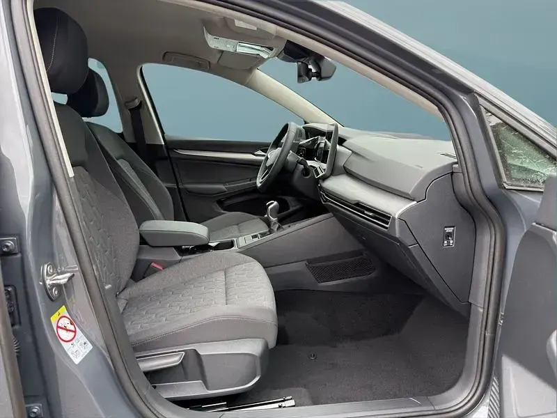Neu VW Golf VIII 116 PS (85 kW) 2026 Grau Kleinwagen