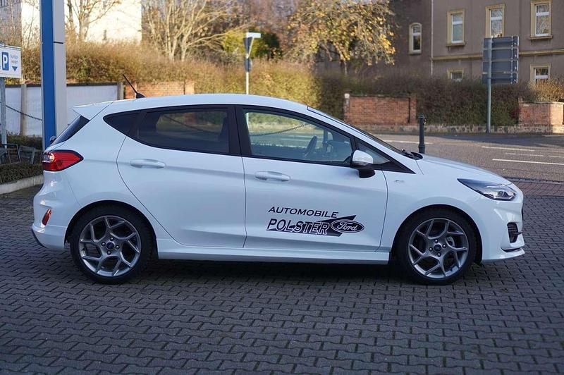 Gebraucht Ford Fiesta ST-Line 125 PS (91 kW) 2022 Frostweiß Kleinwagen