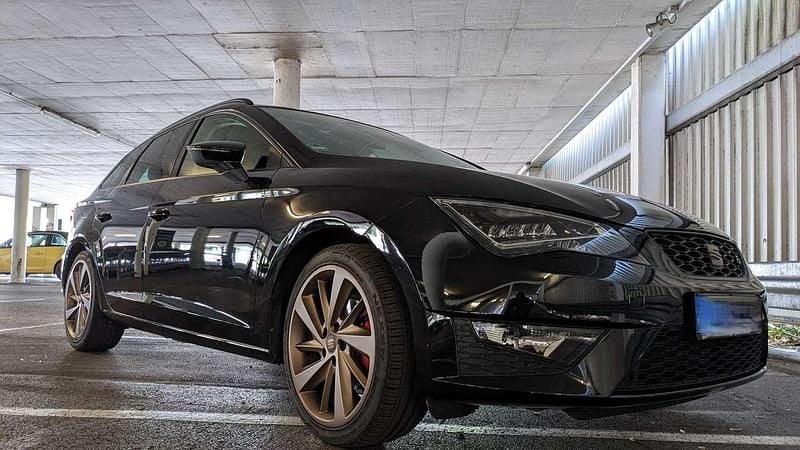 Schwarz Gebraucht 2016 Seat Leon FR Kombi | 8.700 € (Guter Preis) - Bild 1/4