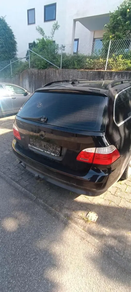 Gebraucht BMW 520 170 PS (125 kW) 2008 Schwarz Kombi