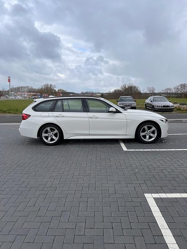 Gebraucht BMW 320 Shadowline 2017 Weiß Kombi