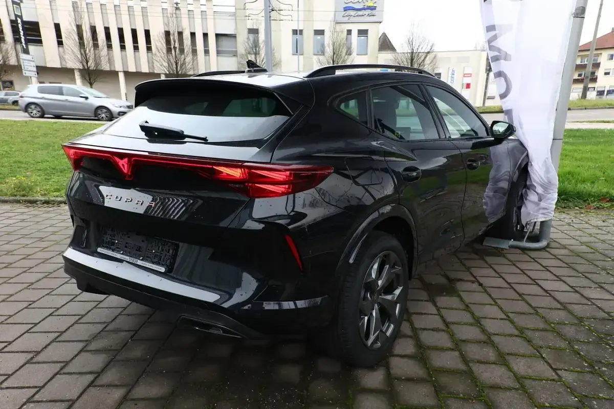 Neu Cupra Formentor 150 PS (110 kW) 2026 Midnight schwarz metallic SUV