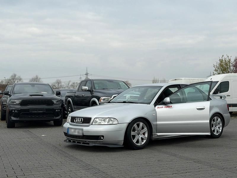 Second-hand Audi A4 100 CP (73 kW) 2000 Gri Berlinǎ