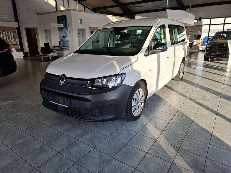 Gebraucht VW Caddy Maxi Basis 122 PS (89 kW) 2021 Candyweiß Van / Kleinbus
