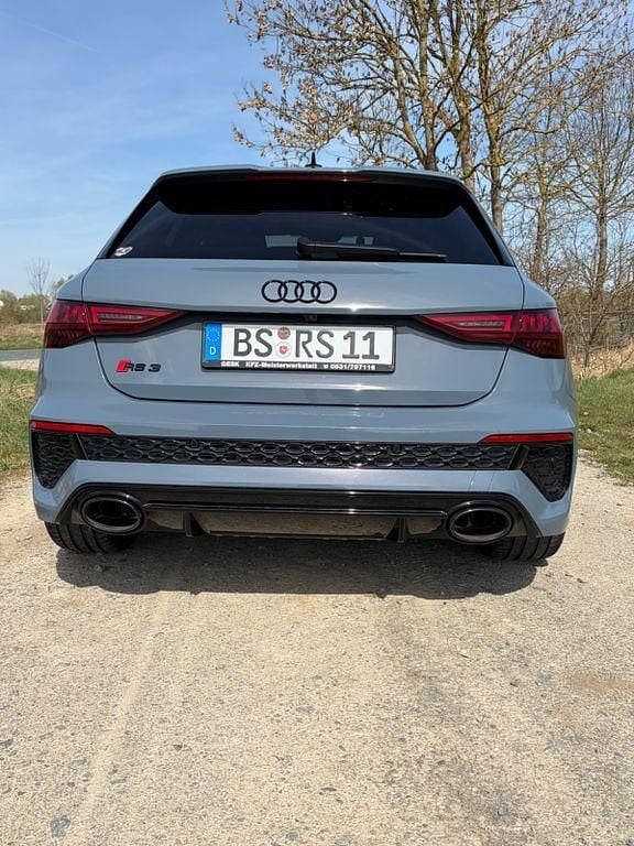 Gebraucht Audi RS3 Ambiente 400 PS (294 kW) 2023 Grau Limousine