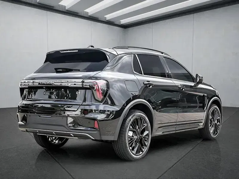 Neu Lynk & Co 01 139 PS (102 kW) 2025 Schwarz SUV