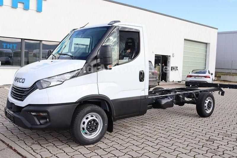 Neu Iveco Daily 140 PS (102 kW) 2026 Weiß Van / Kleinbus