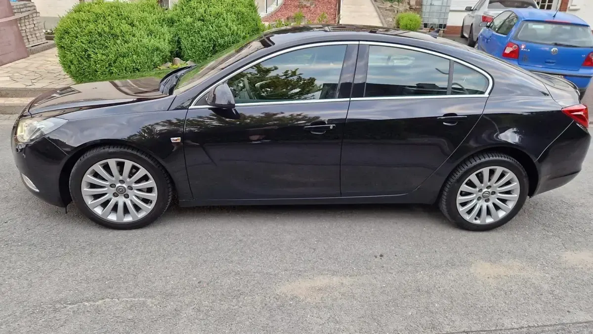 Gebraucht Opel Insignia 160 PS (117 kW) 2008 Schwarz Limousine