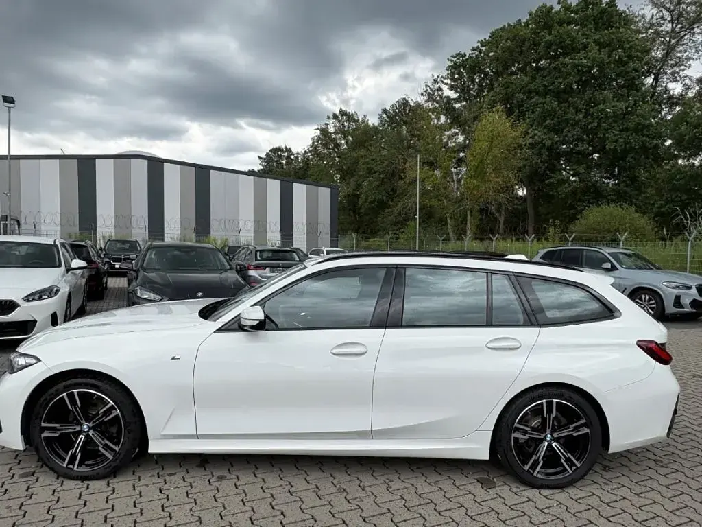 Gebraucht BMW 320 M Sport 184 PS (135 kW) 2024 Weiss Kombi