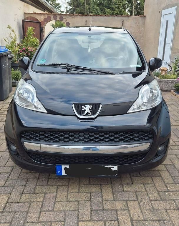 Schwarz Gebraucht 2010 Peugeot 107 Kleinwagen | 1.690 € (Guter Preis) - Bild 1/4