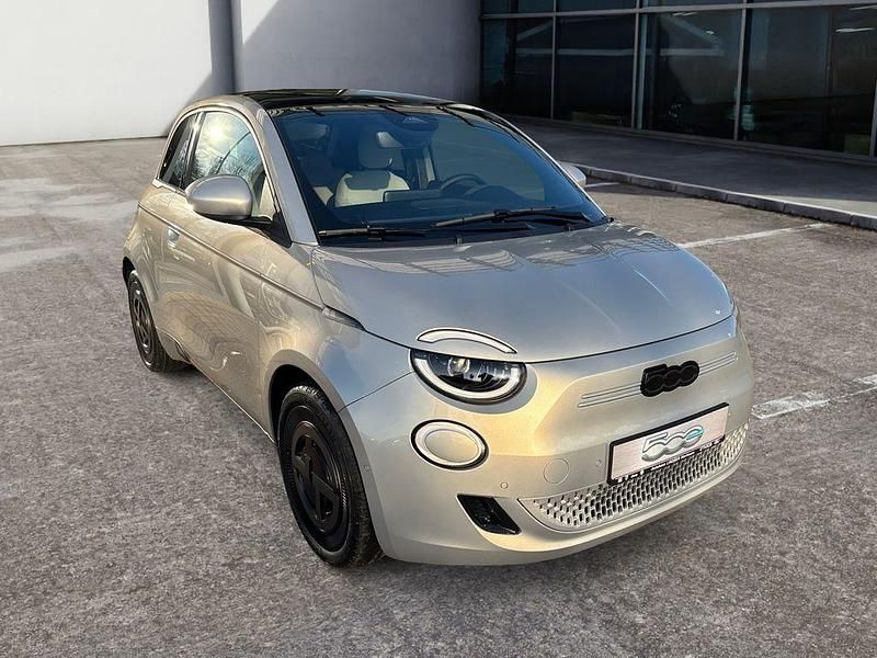 Neu Fiat 500e 86 kW (118 PS) 2025 Beige