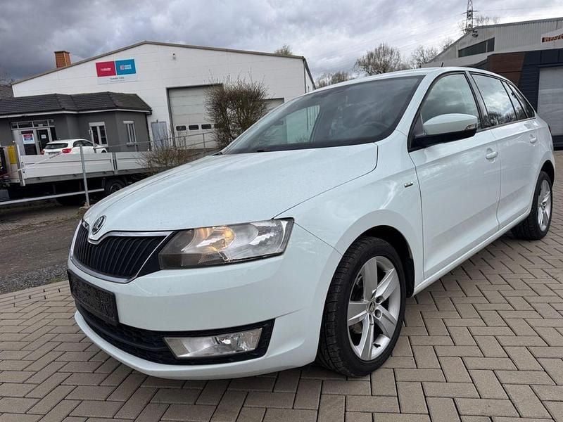 Gebraucht Skoda Rapid Drive 90 PS (66 kW) 2017 Weiß Kleinwagen