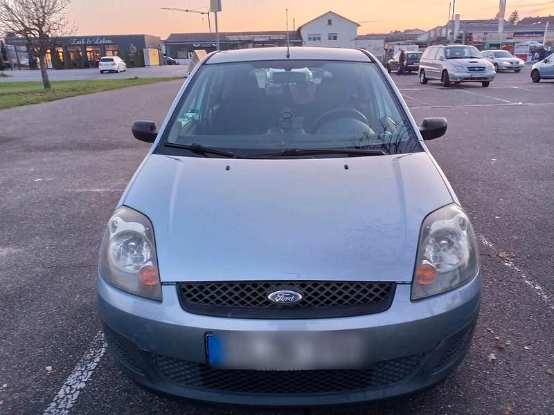 Gebraucht Ford Fiesta 79 PS (58 kW) 2007 Blau Kleinwagen