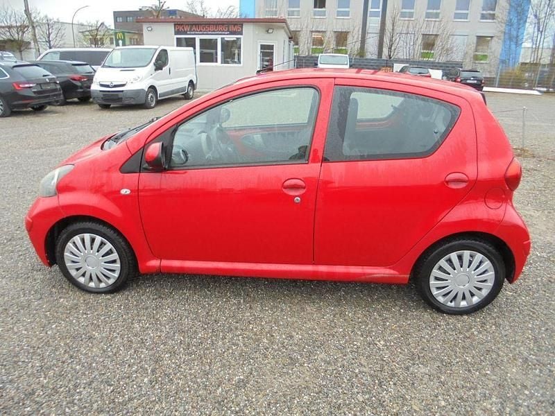 Gebraucht Toyota Aygo Cool 68 PS (50 kW) 2007 Rot Kleinwagen
