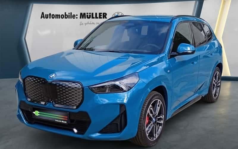 Blau Neu 2025 BMW iX1 M Sport SUV | 59.000 € (Etwas zu teuer) - Bild 1/4