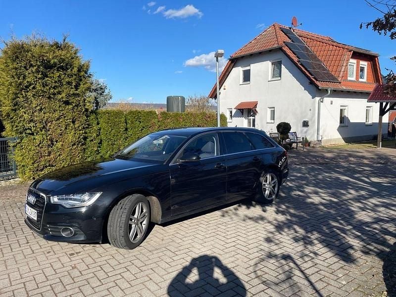 Gebraucht Audi A6 Ambiente 177 PS (130 kW) 2014 Schwarz Kombi