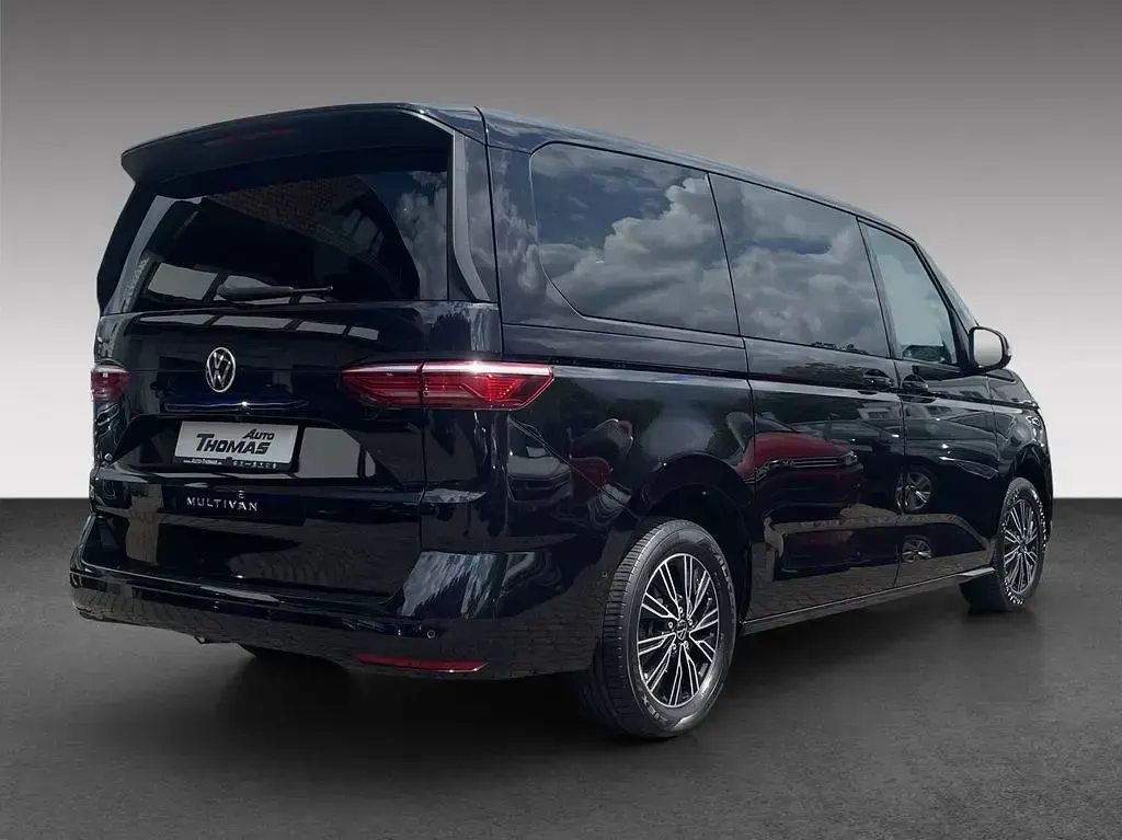 Gebraucht VW Multivan Life 204 PS (150 kW) 2023 Schwarz Van / Kleinbus