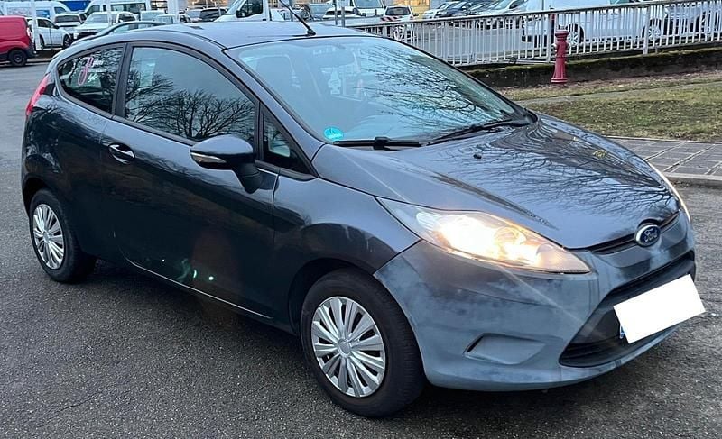 Grau Gebraucht 2010 Ford Fiesta Kleinwagen | 1.599 € (Superpreis) - Bild 1/4