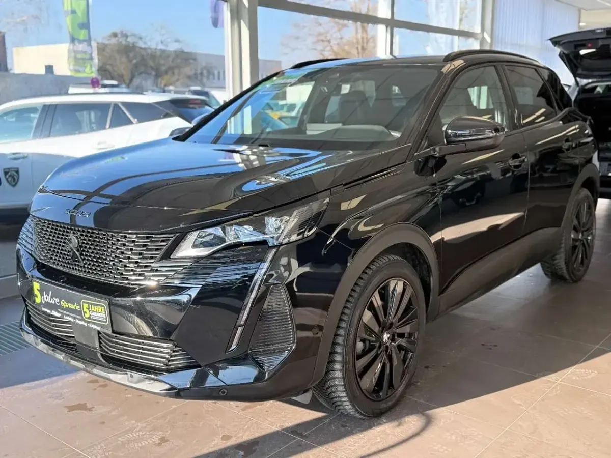 Gebraucht Peugeot 3008 GT 136 PS (100 kW) 2023 Lackierung schwarz perla nera/ SUV