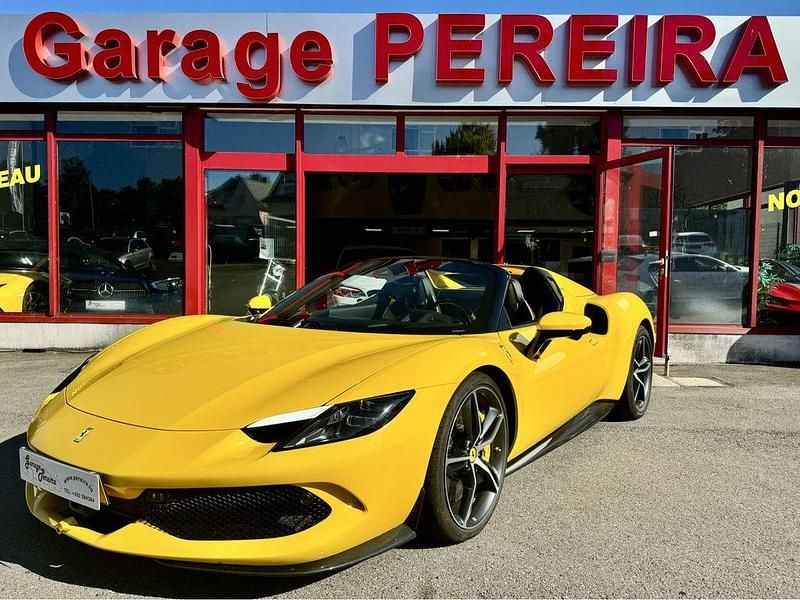 Gebraucht Ferrari 296 829 PS (609 kW) 2025 Gelb Cabrio
