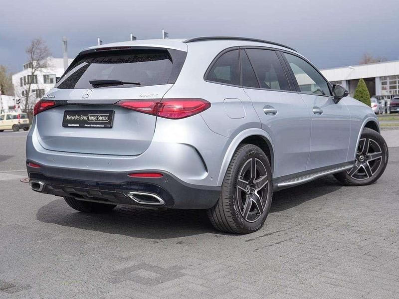Gebraucht Mercedes GLC400d AMG 252 PS (185 kW) 2024 Hightechsilber metallic metallic SUV