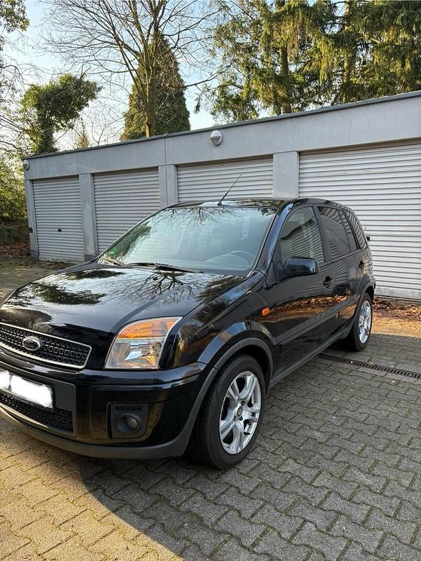 Gebraucht Ford Fusion 80 PS (58 kW) 2008 Schwarz Kleinwagen