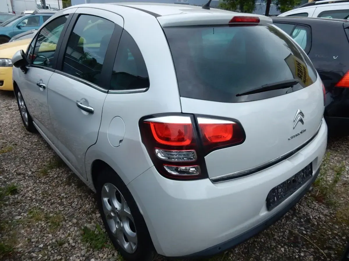 Używany Citroën C3 SELECTION 82 KM (60 kW) 2016 Biały Sedan/Limuzyna
