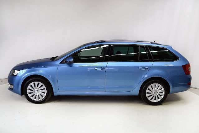 Gebraucht Skoda Octavia Ambition 150 PS (110 kW) 2016 Blau metallic Kombi