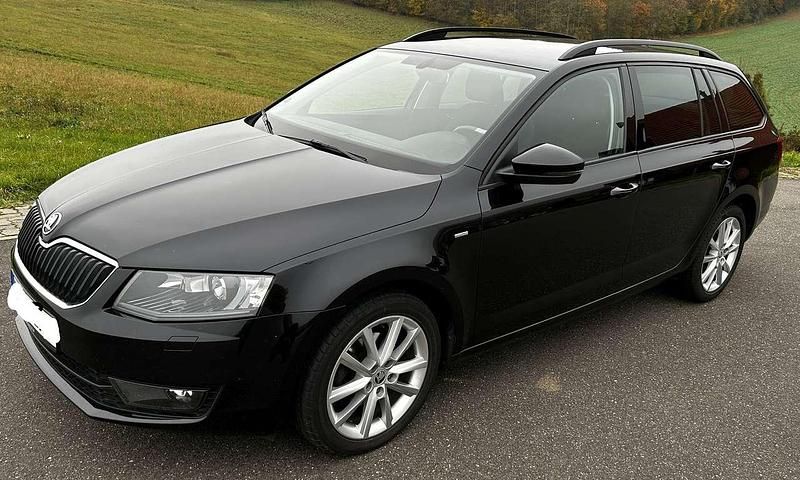 Schwarz Gebraucht 2016 Skoda Octavia Joy Kombi | 10.300 € (Fairer Preis) - Bild 1/4