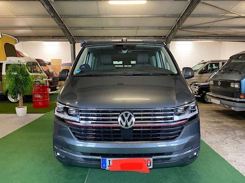 Grau Gebraucht 2024 VW T6.1 California Van | 81.900 € - Bild 1/4