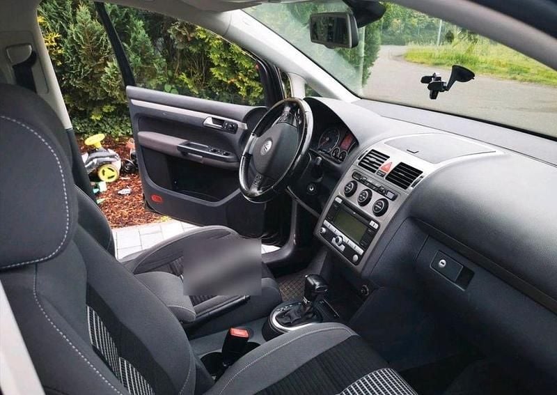 Gebraucht VW Touran 140 PS (102 kW) 2009 Schwarz Van / Kleinbus