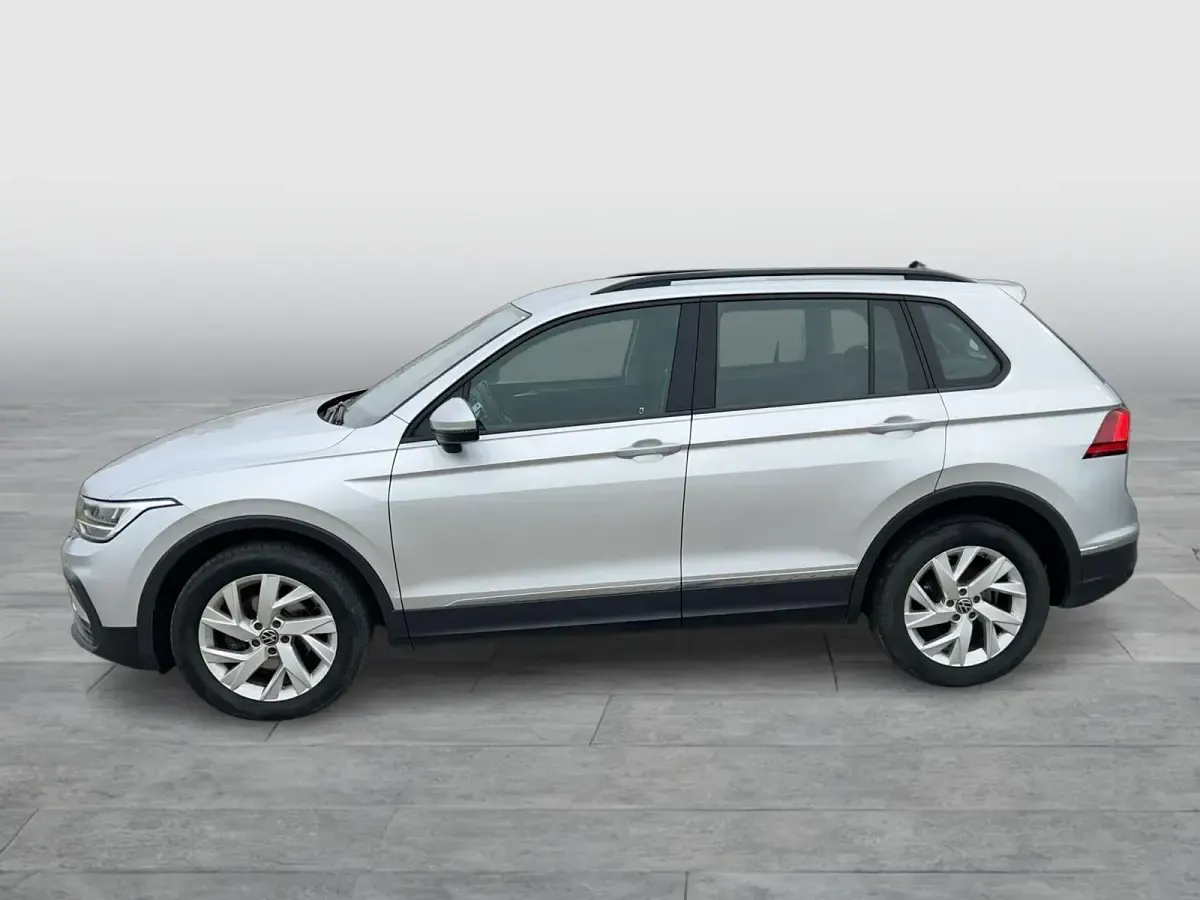 Gebraucht VW Tiguan Life 150 PS (110 kW) 2021 Silber SUV