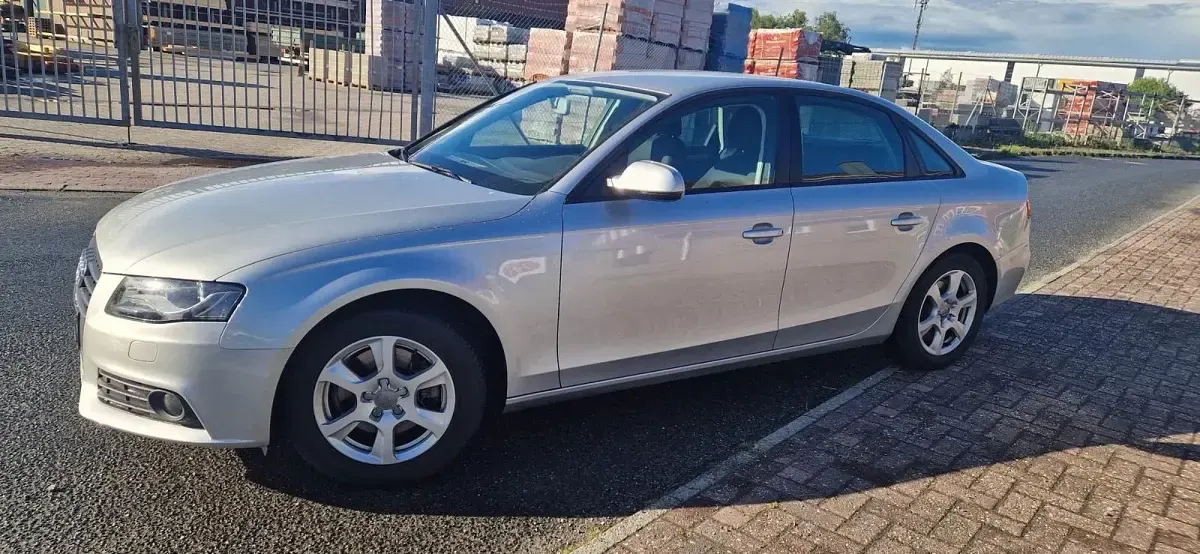 Gebraucht Audi A4 Ambition 160 PS (117 kW) 2009 Grau Limousine