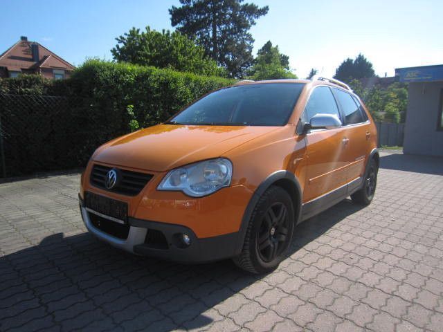 Orange Gebraucht 2009 VW Polo Cross Kleinwagen | 5.999 € (Fairer Preis) - Bild 1/4