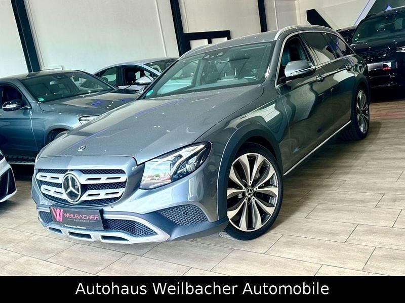 Grau Gebraucht 2019 Mercedes E400 Limousine | 33.490 € (Fairer Preis) - Bild 1/4