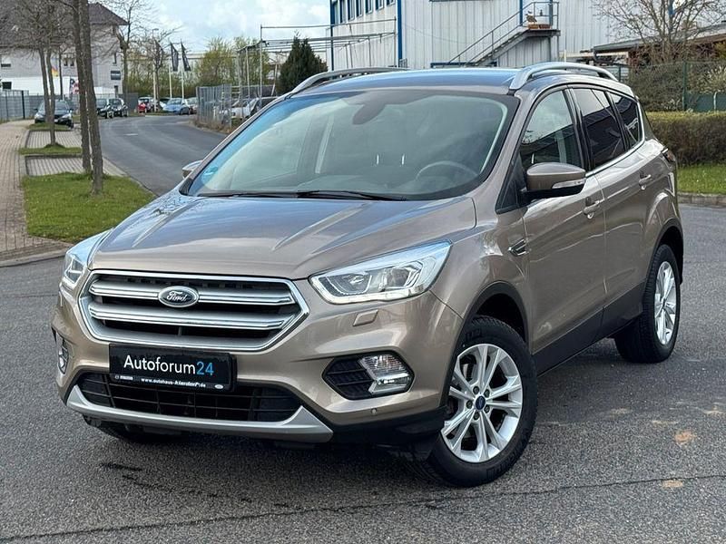 Gebraucht Ford Kuga Titanium 150 PS (110 kW) 2019 Silber SUV