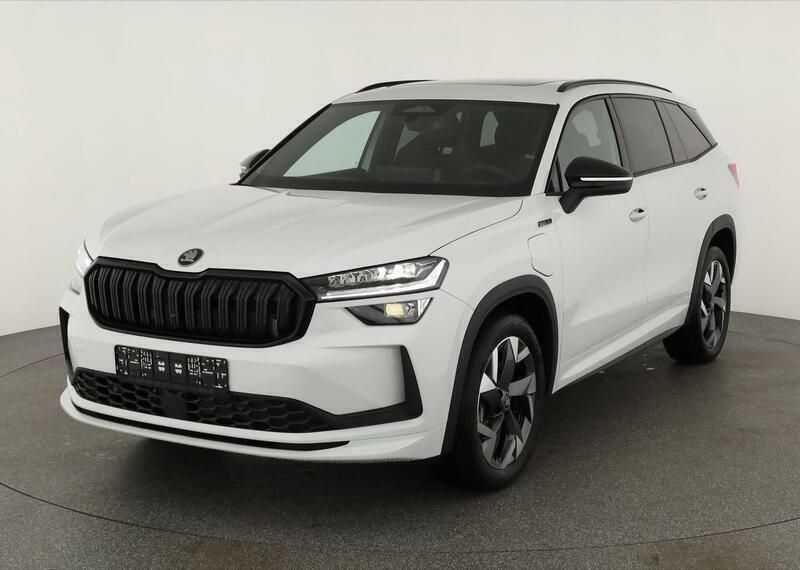 Moon white perleffekt Neu 2025 Skoda Kodiaq SportLine SUV | 50.445 € (Fairer Preis) - Bild 1/4