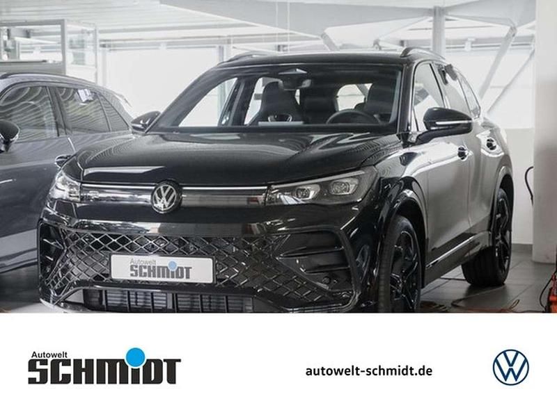 Neu VW Tiguan Style 150 PS (110 kW) 2025 Grenadillschwarz metallic SUV