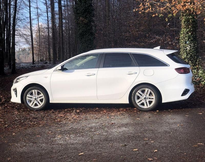 Gebraucht Kia Ceed Sportswagon Platinum Edition 136 PS (100 kW) 2020 Weiß Kombi